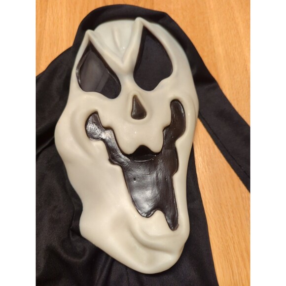 Ghost Face Scream Mask Easter Unlimited 9206 Squiggly Smile Halloween - Picture 2 of 9